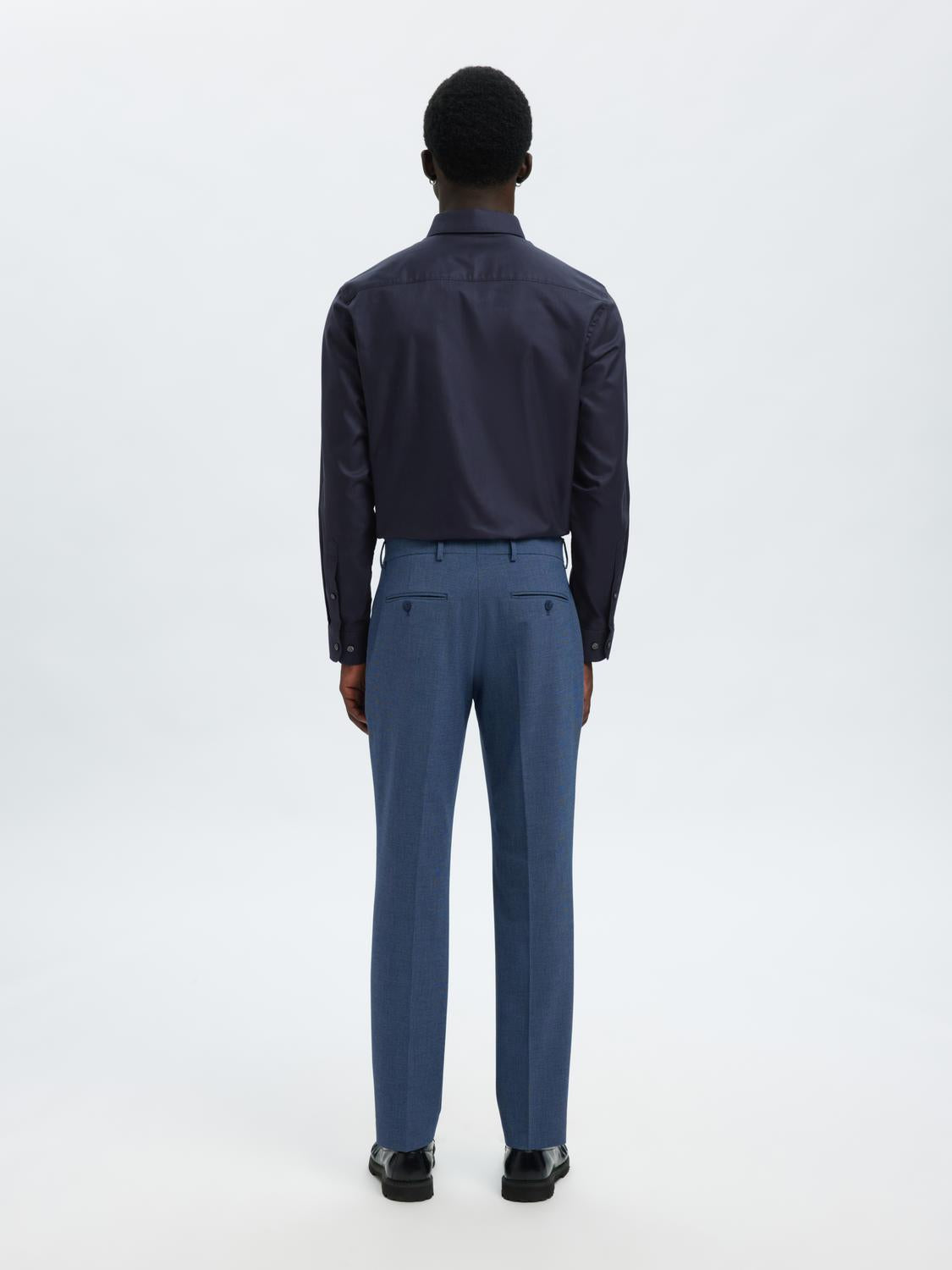 model_shot-back